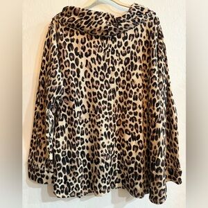 Chico’s Zenergy Brown /Tan Leopard Animal Print
Drape Boat Neck Top